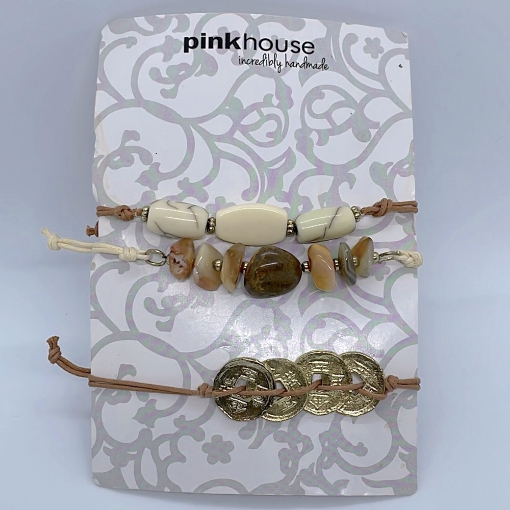 Bracelets pink house